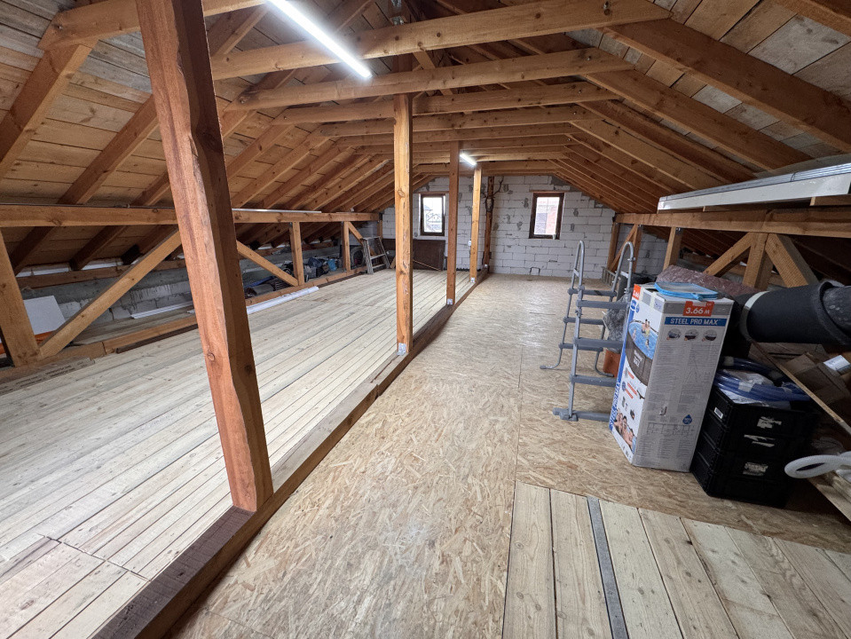 CASA INDIVIDUALA, COMPLET MOBILATA SI UTILATA, 740 MP TEREN.