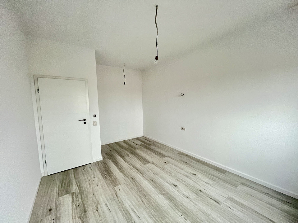 Pozitie Excelenta, 4 Camere, Zid Despartitor Dublu