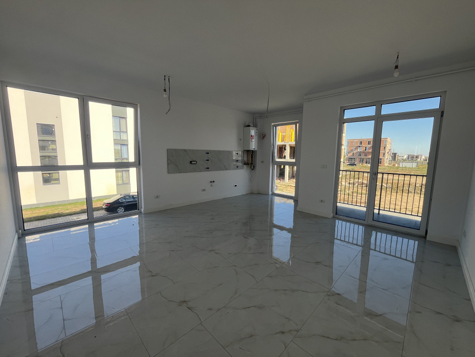 PROPRIETAR, DECOMANDAT, 2 BALCOANE