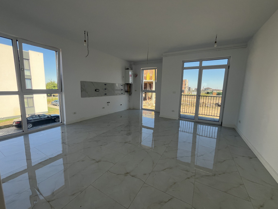 PROPRIETAR, DECOMANDAT, 2 BALCOANE