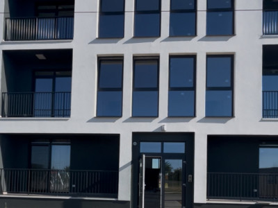 PROPRIETAR, DECOMANDAT, 2 BALCOANE