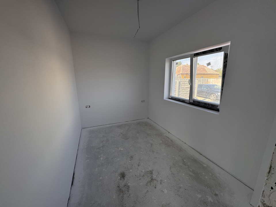 CASA INDIVUALA, 500MP TEREN, SUPRAFATA GENEROASA