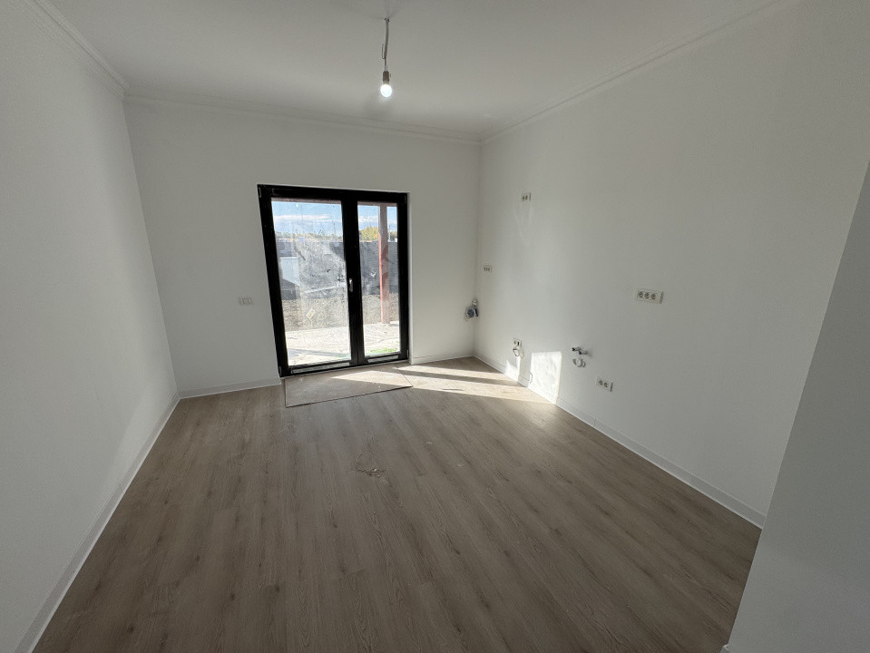 CASA INDIVIDUALA, 500MP TEREN, TOATE UTILITATILE