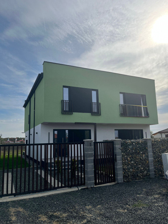 ASFALT, 4 CAMERE, FINALIZATA