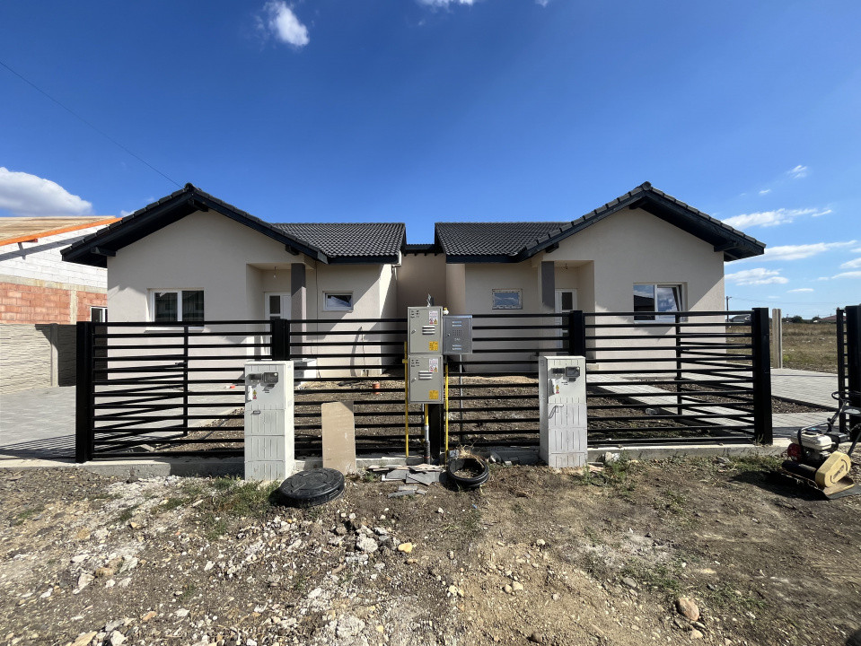 Duplex Despartit, 3 Camere, Pod Mansardabil