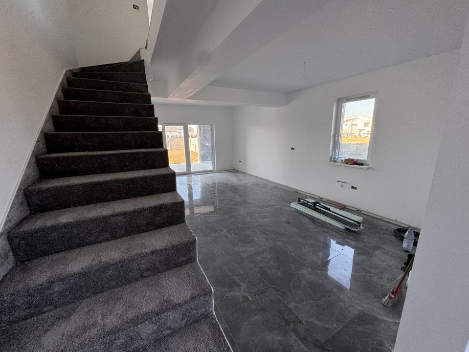 DIRECT DEZVOLTATOR, SUPRAFATA GENEROASA, MODERN