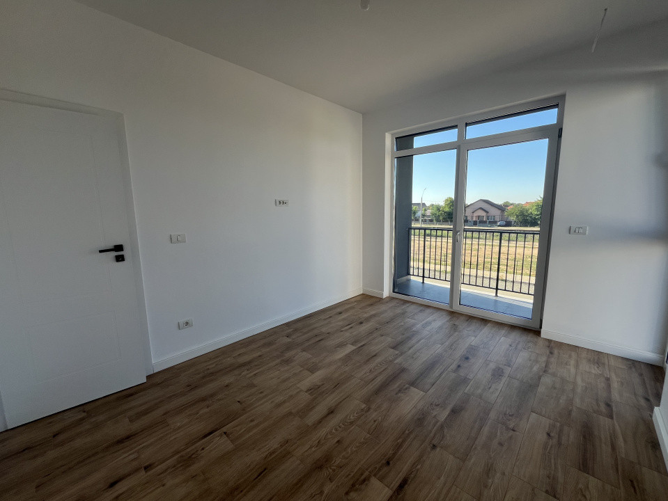 PROPRIETAR, DECOMANDAT, 2 BALCOANE