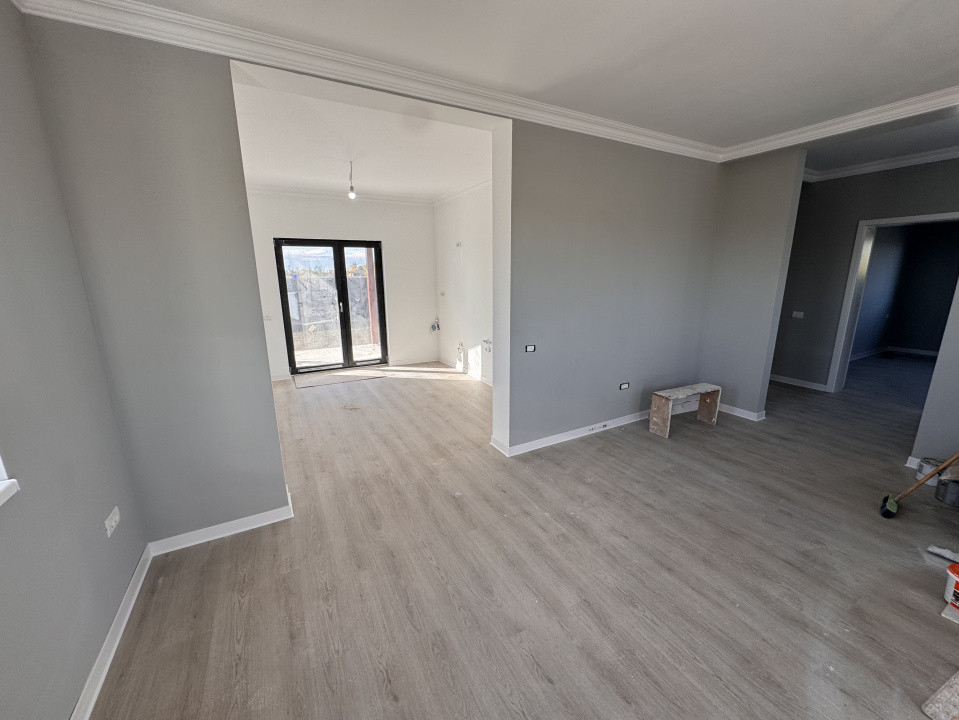 CASA INDIVIDUALA, 500MP TEREN, TOATE UTILITATILE