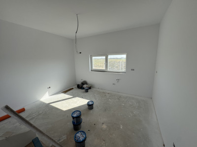 3 CAMERE, DESPARTIT PRIN C.T , SUPRAFATA GENEROASA