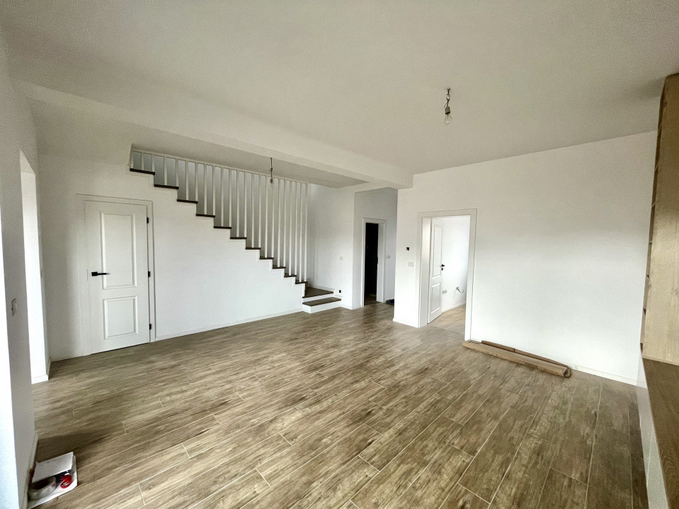 Super Oferta, 4 Camere, Mosnita