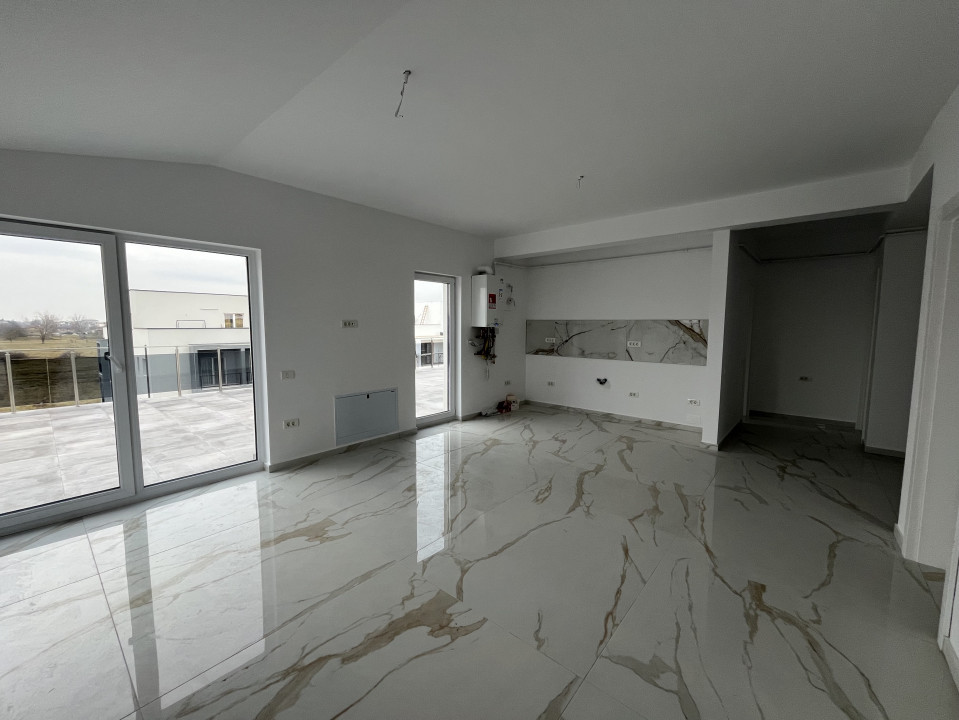 DIRECT DEZVOLTATOR, ULTIMUL PENTHOUSE