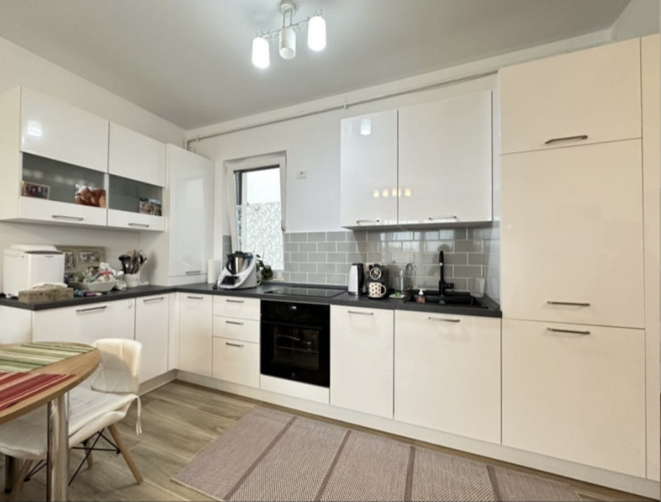 Comision 0%, 2 Camere, Petre Tutea