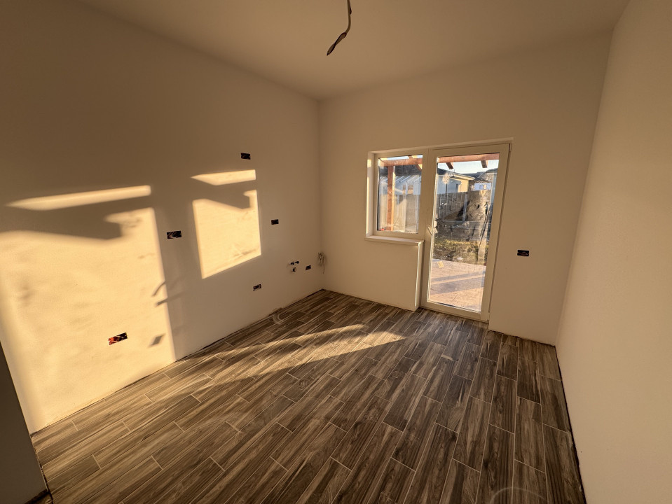 TOATE UTILITATILE , POZITIE EXCELENTA, POD MANSARDABIL 