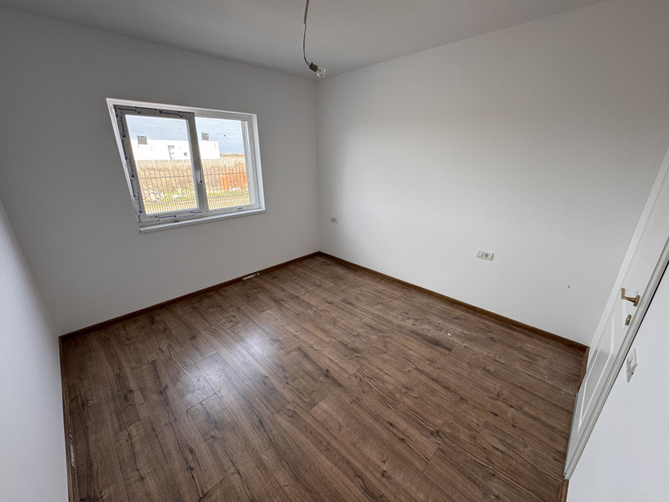 TOATE UTILITATILE , POZITIE EXCELENTA, POD MANSARDABIL 