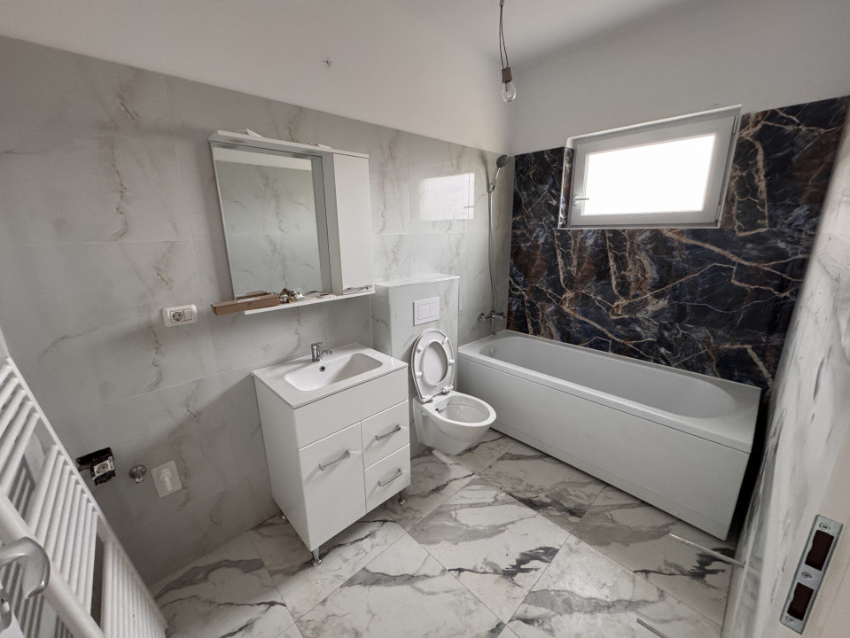 TOATE UTILITATILE , POZITIE EXCELENTA, POD MANSARDABIL 