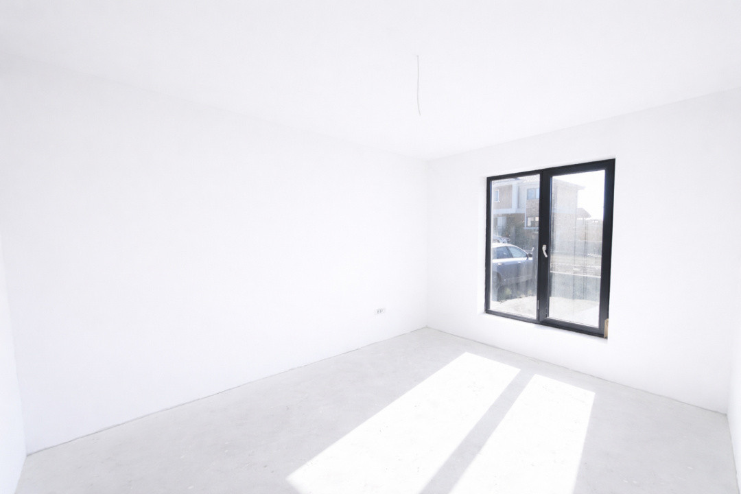 Ultima Jumatate, 3 Camere, Canalizare