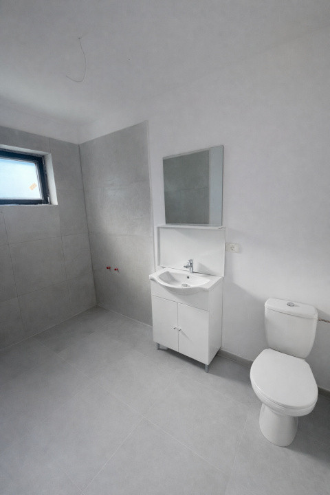 Ultima Jumatate, 3 Camere, Canalizare