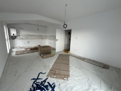 APARTAMENT CU 3 CAMERE, FINALIZAT LA ASFALT, GIROC