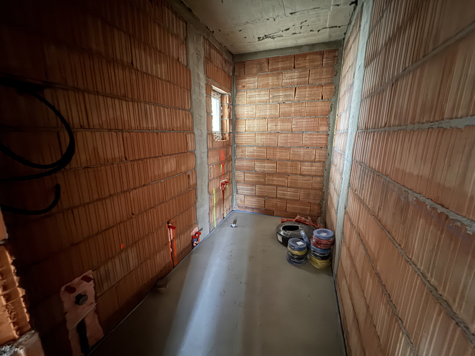 DIRECT DEZVOLTATOR, DESPRATIT PRIN CT, 380M TEREN