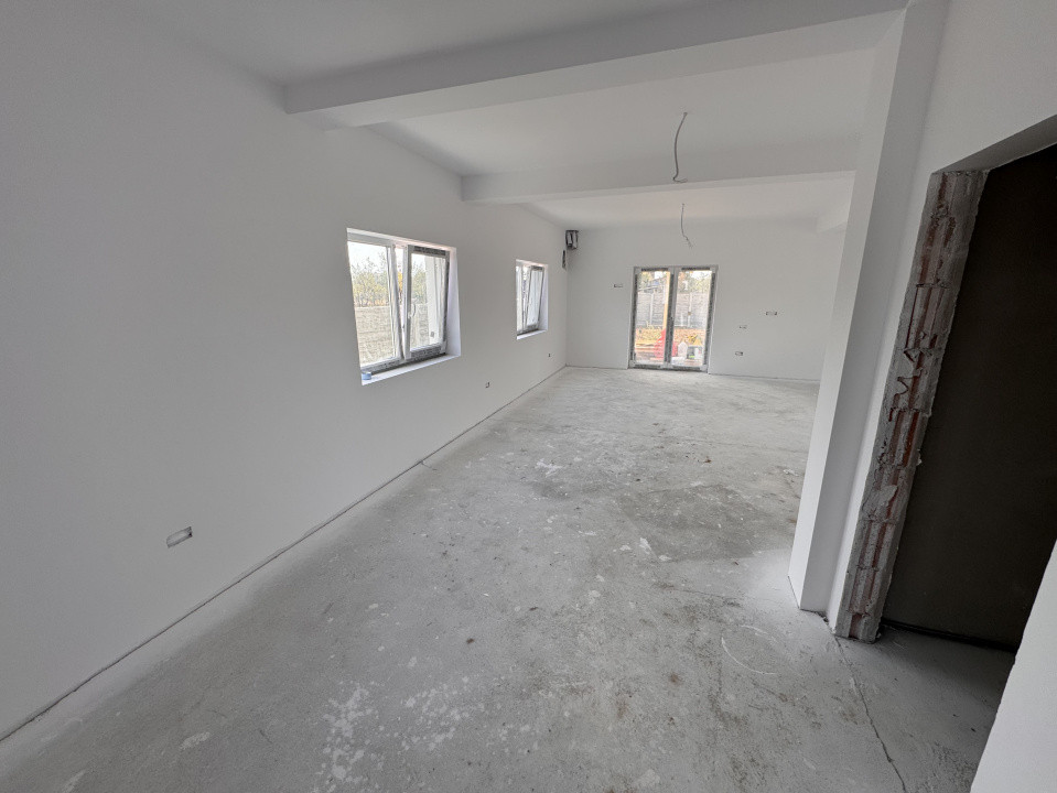 CASA INDIVUALA, 500MP TEREN, SUPRAFATA GENEROASA