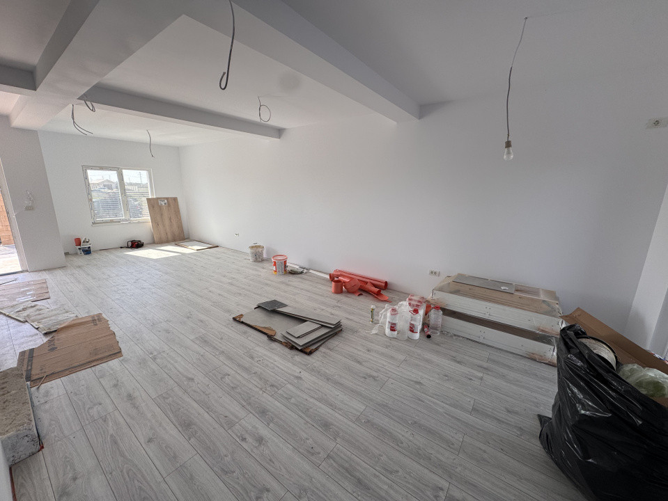 DUPLEX DESPARTIT, SUPRAFATA GENEROASA , TOATE UTILITATILE