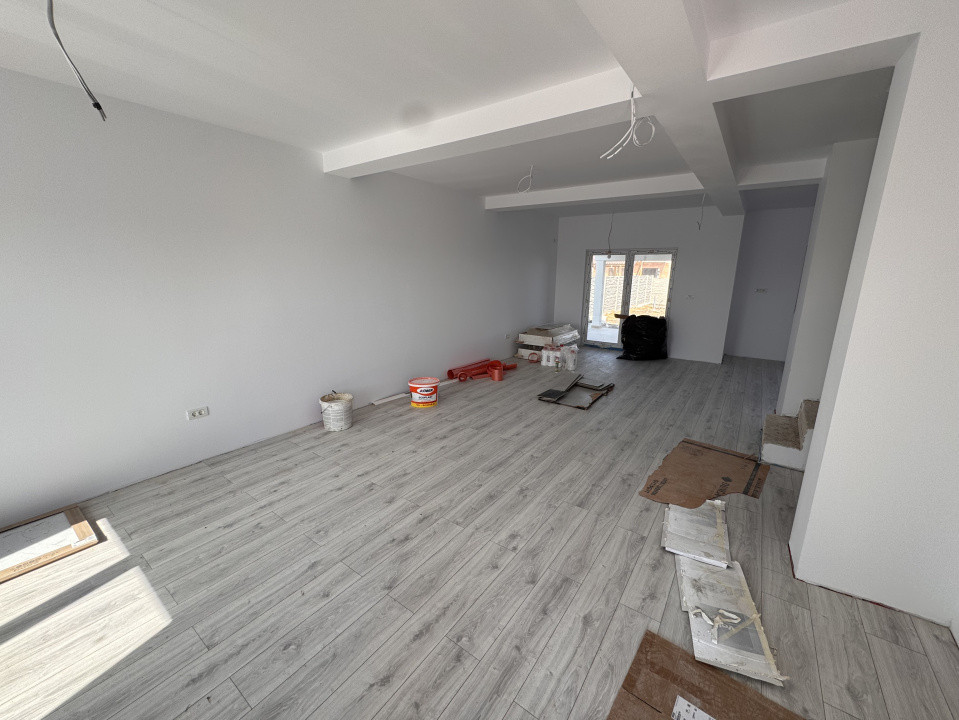 DUPLEX DESPARTIT, SUPRAFATA GENEROASA , TOATE UTILITATILE