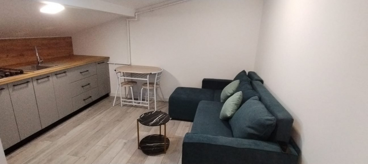 BLOC CU LIFT, MANSARDA DE INCHIRIAT, PARCARE INCLUSA