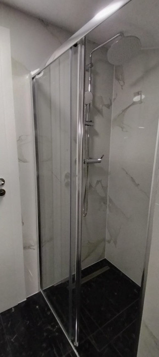 BLOC CU LIFT, MANSARDA DE INCHIRIAT, PARCARE INCLUSA