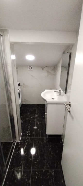 BLOC CU LIFT, MANSARDA DE INCHIRIAT, PARCARE INCLUSA