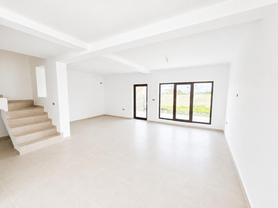 Ultima Jumatate, 4 Camere, Asfalt