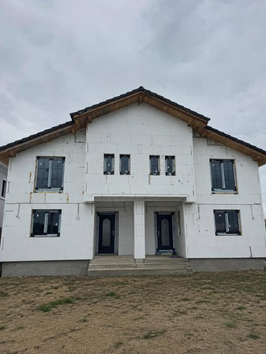 Pozitie Excelenta, 5 Camere, Comision 0%