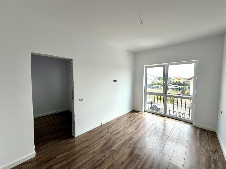Teren Generos, 5 Camere, Canalizare