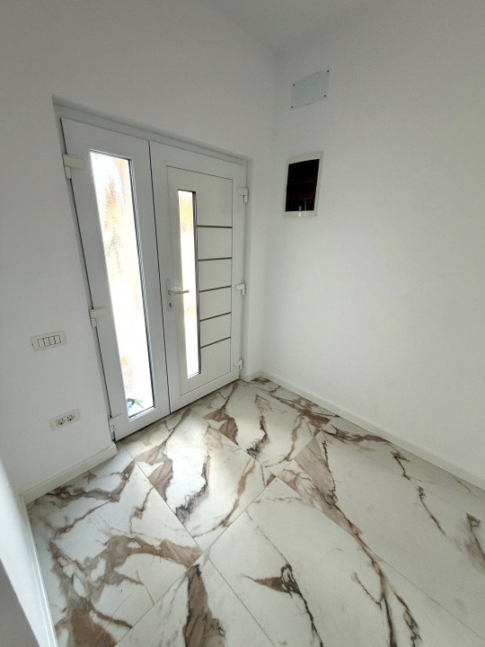 Teren Generos, 5 Camere, Finalizata