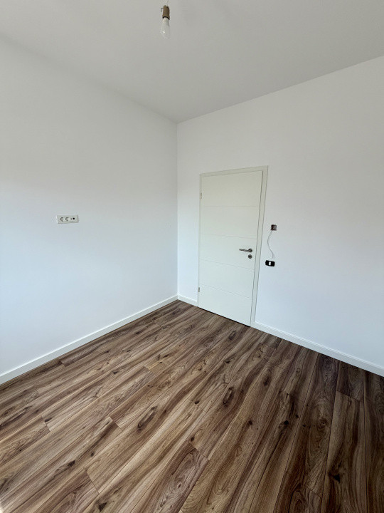 Teren Generos, 5 Camere, Finalizata