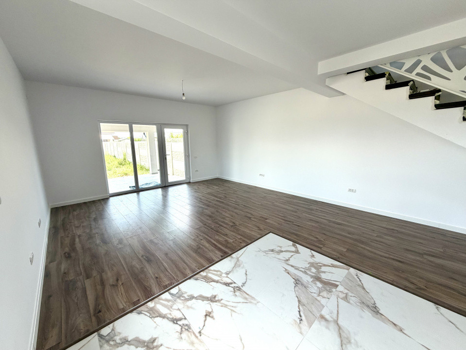 Teren Generos, 5 Camere, Finalizata
