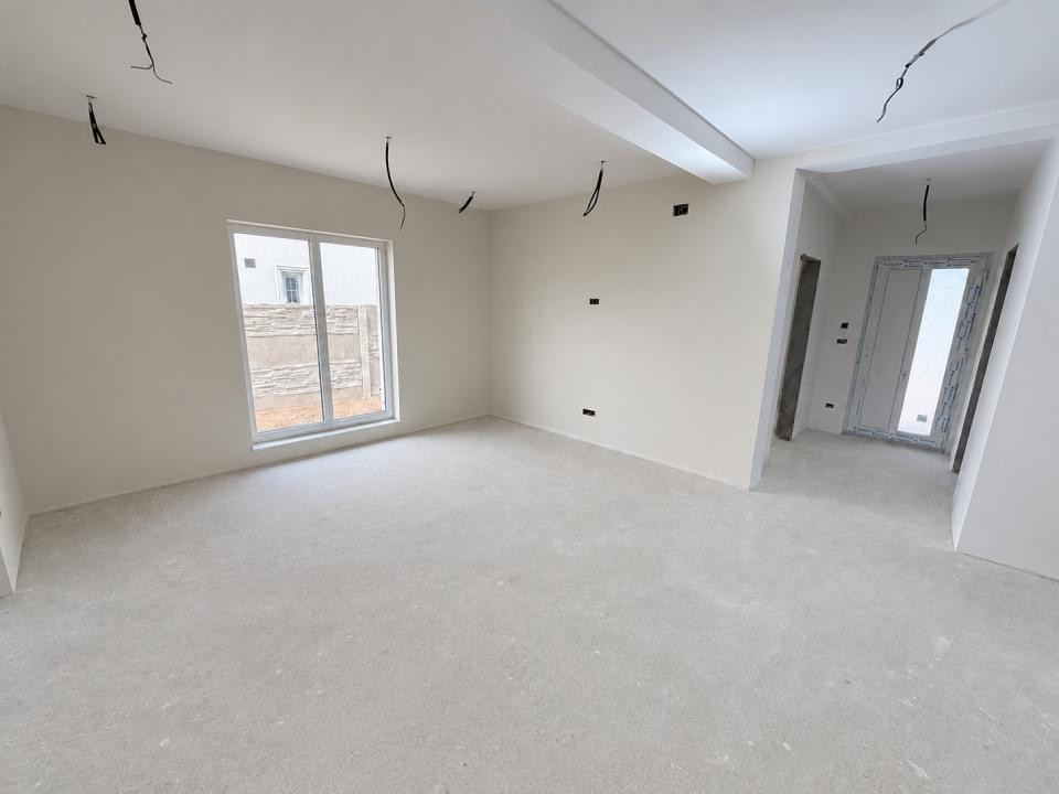 Duplex Despartit, Finisaje Premium, 5 Camere