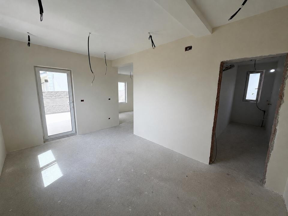 Duplex Despartit, Finisaje Premium, 5 Camere