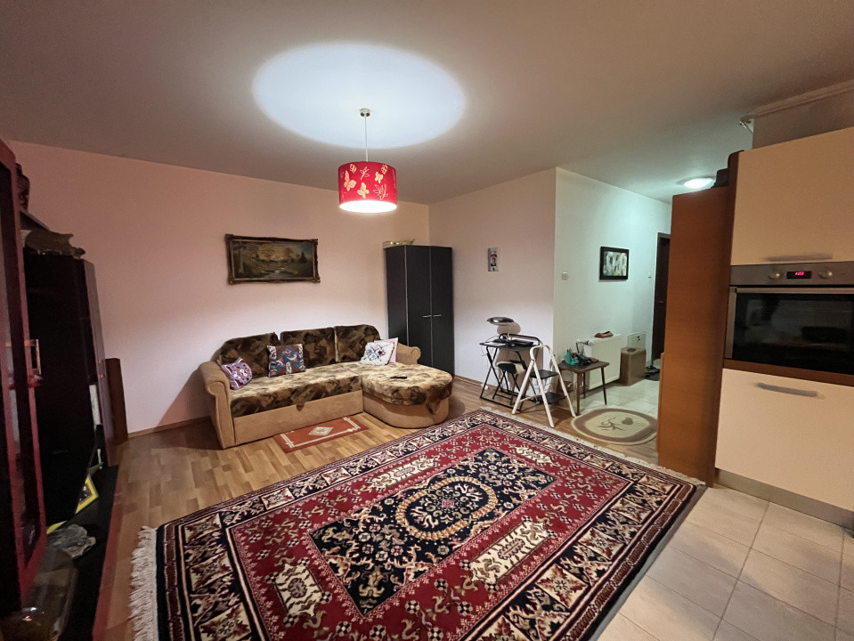 PROPRIETAR, BLOC CU LIFT, VENUS 35