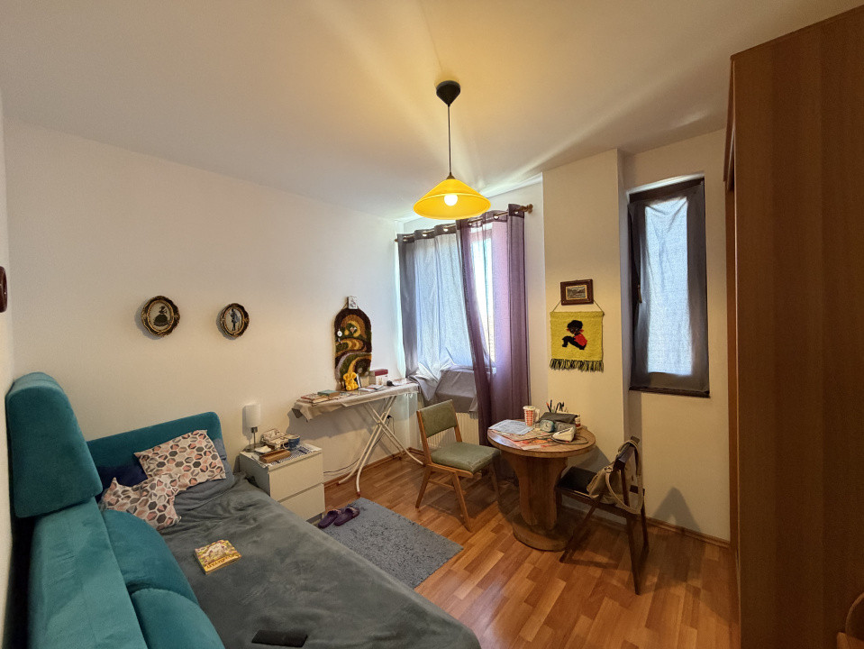PROPRIETAR, BLOC CU LIFT, VENUS 35