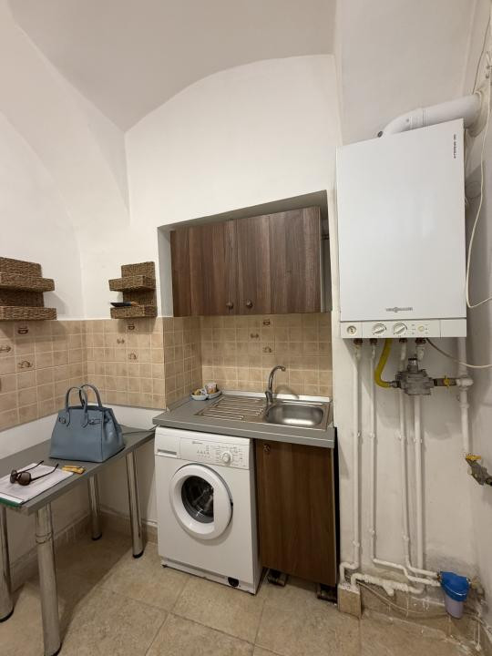 CENTRAL, PRETABIL BIROU, APARTAMENT CU 2 CAMERE
