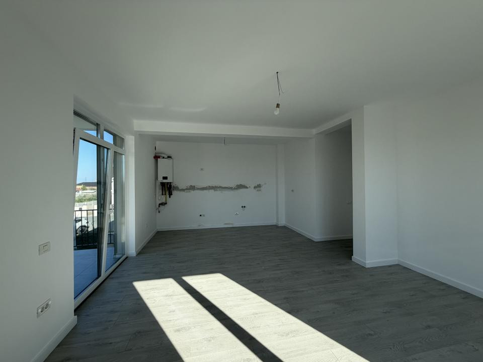 DIRECT DEZVOLTATOR, 2 PARCARI, ASFALT, MOSNITA