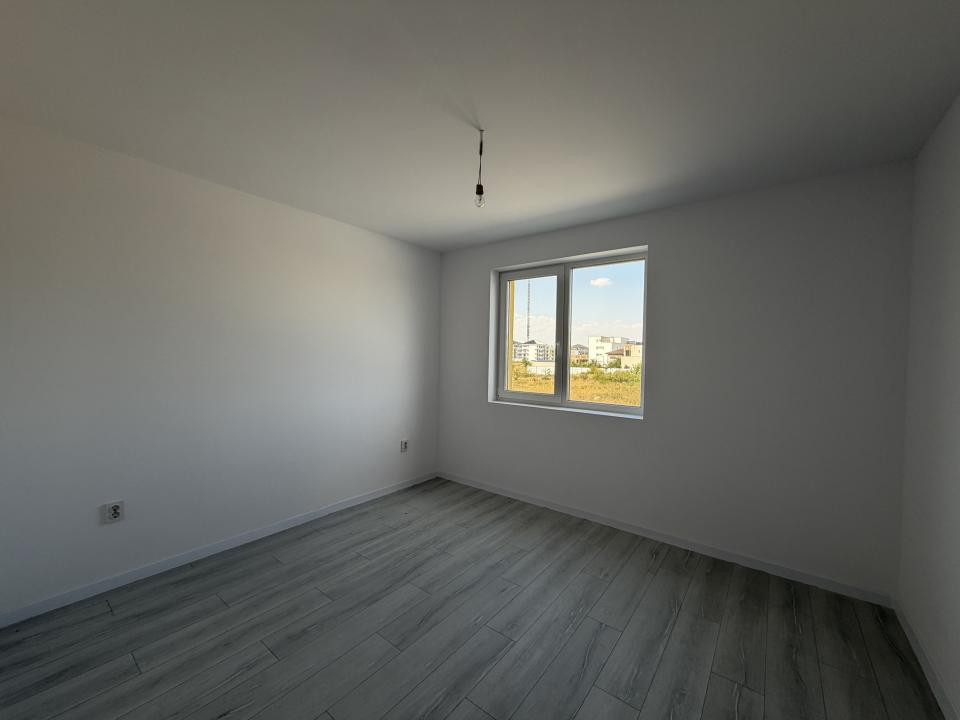 DECOMANDAT, APARTAMENT CU 3 CAMERE, GIROC