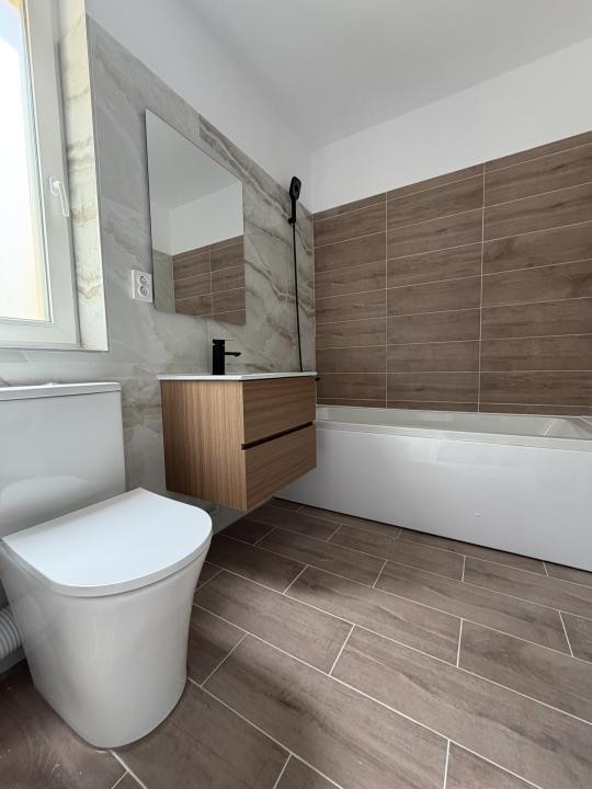 DECOMANDAT, APARTAMENT CU 3 CAMERE, GIROC