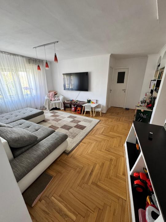 Zona Odobescu, 4 Camere, Etaj Intermediar