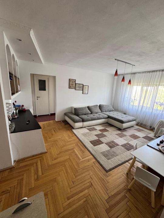 Zona Odobescu, 4 Camere, Etaj Intermediar