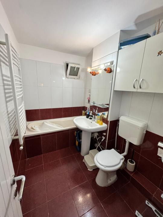 Zona Odobescu, 4 Camere, Etaj Intermediar