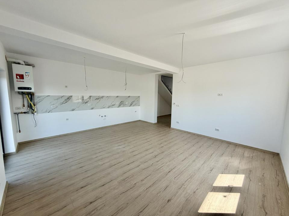 Pozitie Excelenta, Super Pret, 4 Camere