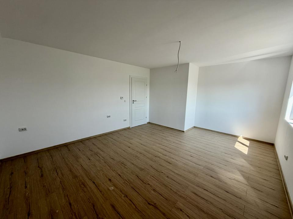 Pozitie Excelenta, Super Pret, 4 Camere