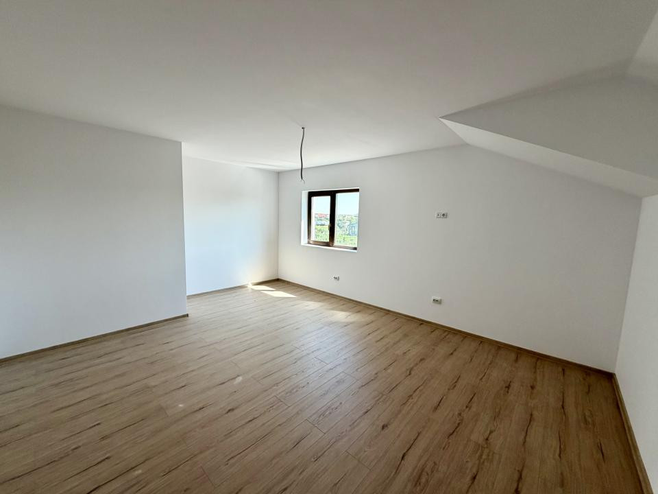 Pozitie Excelenta, Super Pret, 4 Camere