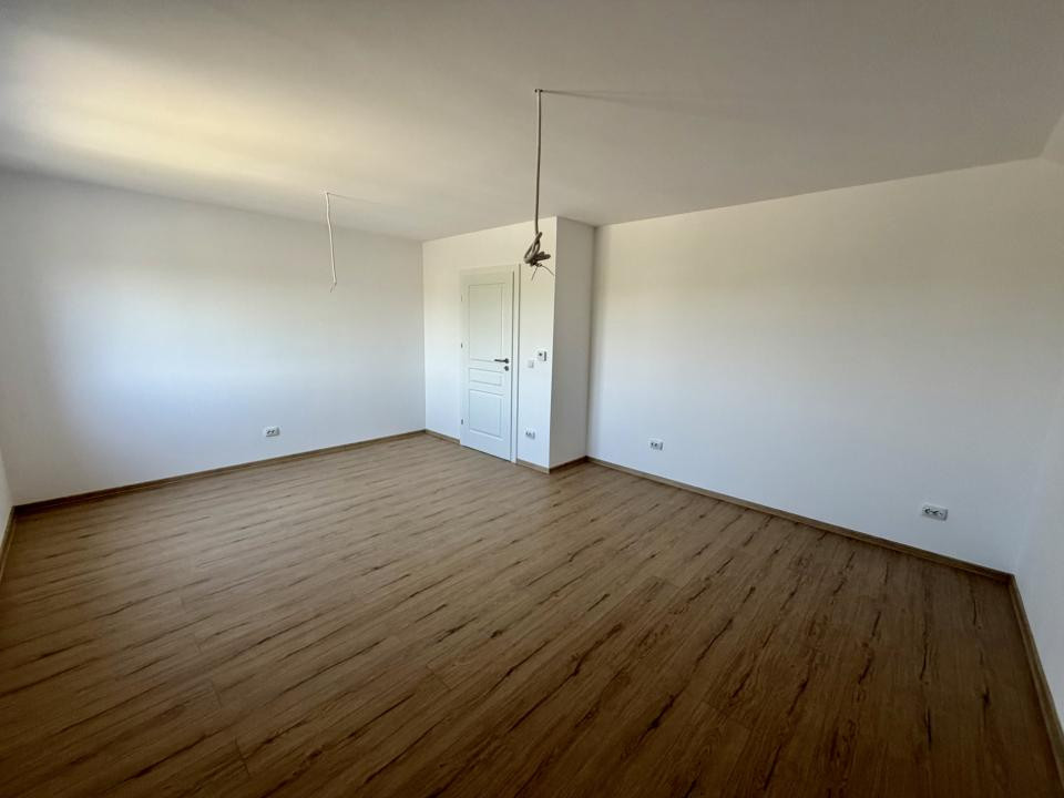 Pozitie Excelenta, Super Pret, 4 Camere